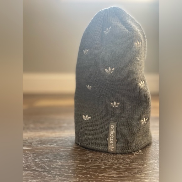 Adidas winter hat - Picture 4 of 5